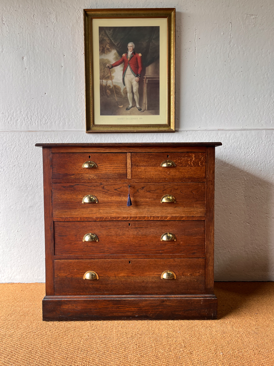 uploads/Antique-Large-Solid-Oak-Chest-of-drawers-with-Locks-and-Original-Key-circa-1900-230767cedc2c703d2aws.jpg