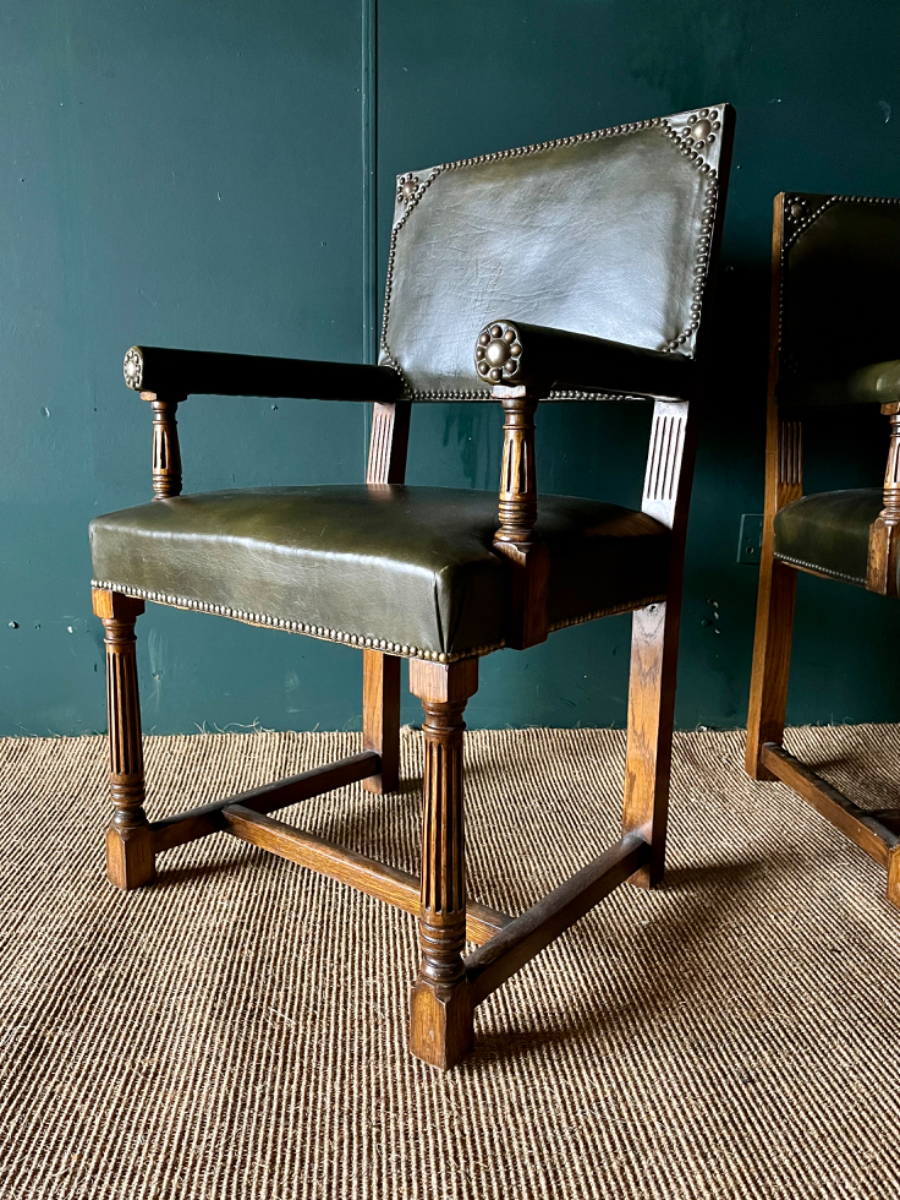 uploads/Antique-Style-Vintage-Green-Leather-Library-Office-Elbow-Desk-Chair-2-available-230766045222aaa7daws.jpg