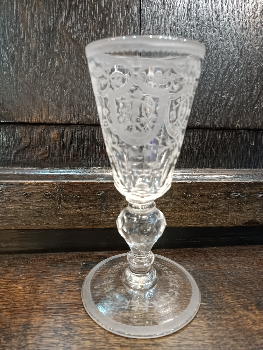 uploads/BohemianDutch-1740-Inverted-Baluster-Stem-Lead-Glass-Goblet-2168c436c5e298baws.jpg