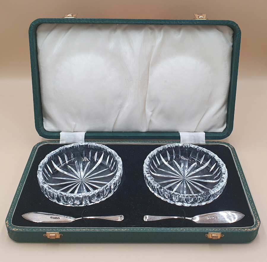 uploads/Boxed-Crystal-Butter-Dishes-211968cfe42e066b9aws.jpg