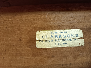 Discover our late 19th-century brass microscope with a mahogany box and multiple lenses. Supplied by Clarksons, it's a collector's gem. Shop now!