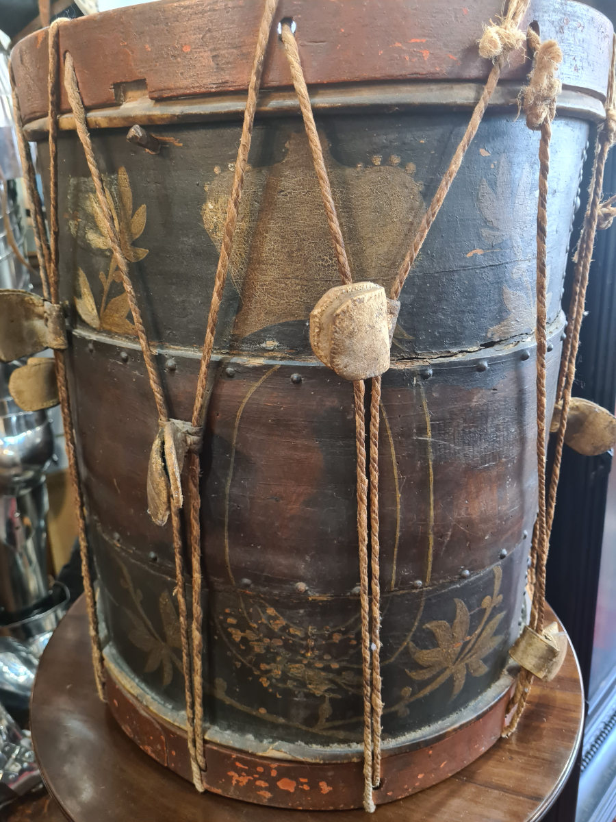 Discover authentic British Napoleonic drums from the Eyres military collection. Own a piece of history retrieved from the Battle of Waterloo. Shop now! Size: 54 x 43cm.