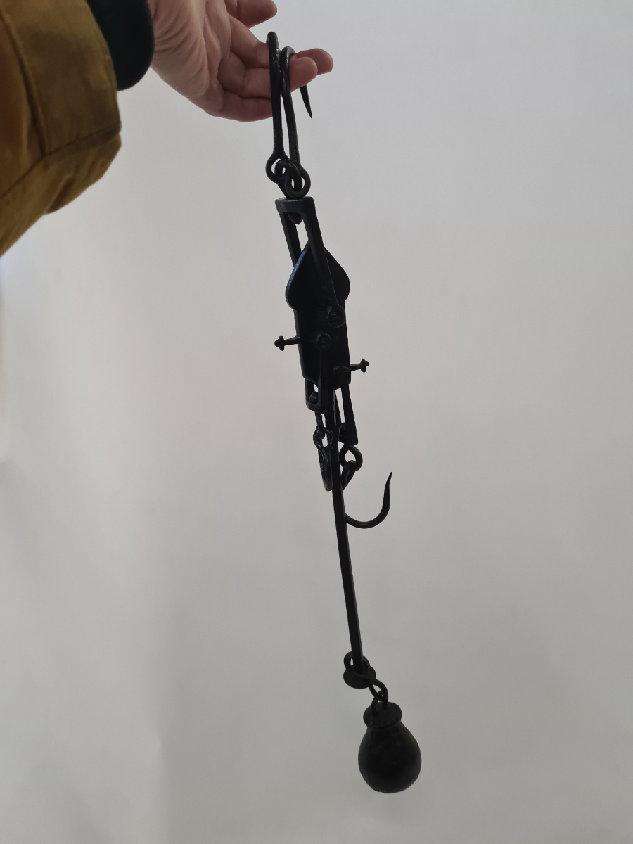 Elevate your grilling with our durable Cast-Iron Meat Hook. Boasting superior conductive properties. Buy now and enjoy perfect barbeque every time!