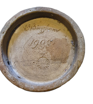 Discover our 1905 antique plate from Castle Hedingham Pottery, a unique Bingham-designed piece. Add a touch of medieval style to your ceramics collection. Shop now!