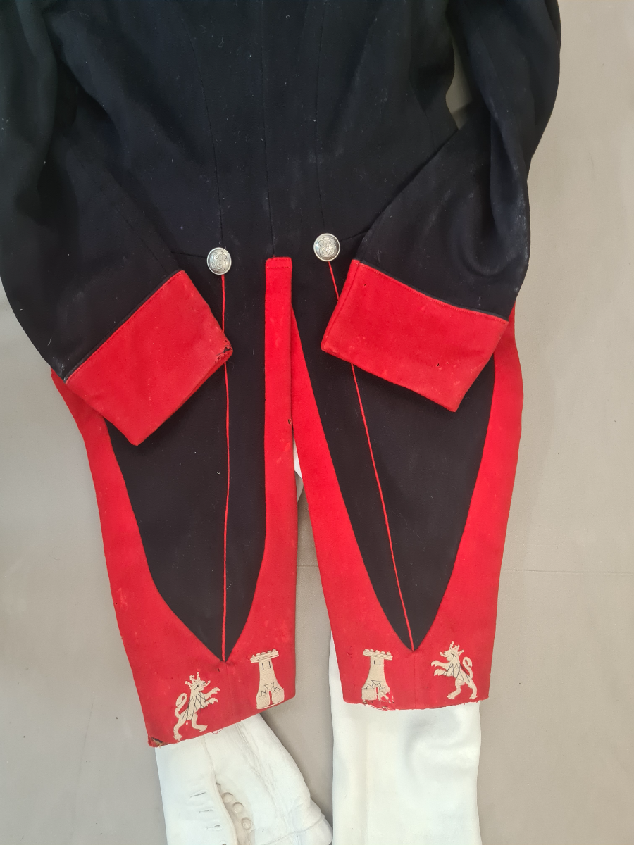 Discover our collection of pre-Franco civil guard coatees and breeches from 1931. Shop now for a glimpse into Spanish history!