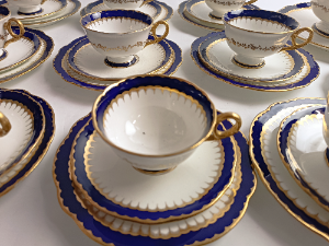 Discover our 33-piece Coalport Spearpoint Tea Service Set, an elegant early 20th century masterpiece. Add a touch of whimsy to your tea time. Shop now and embrace tradition!