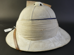 Commander The Fourth Baronet Sir Leonard Vavasour Naval Wolseley Helmet And Tin, WW1