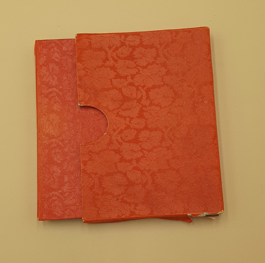 Discover the unique Costumi Della Corte Pontificia 1846, a historical anthology of papal attire. Explore 30 vivid, colored plates of Pope Pius IX's court dress. Order your copy now!