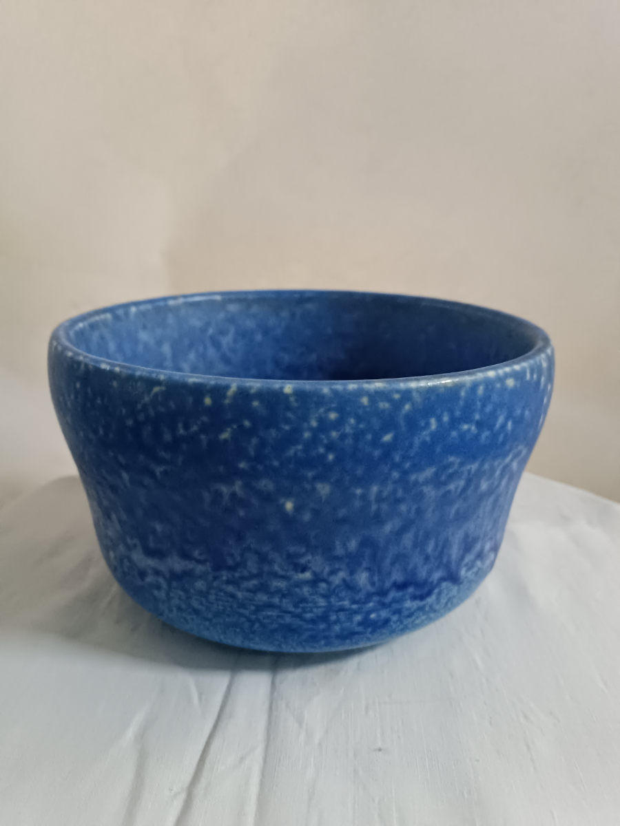 uploads/Crystalline-Blue-Ruskin-Pottery-21678fc7fda75a8aws.jpg
