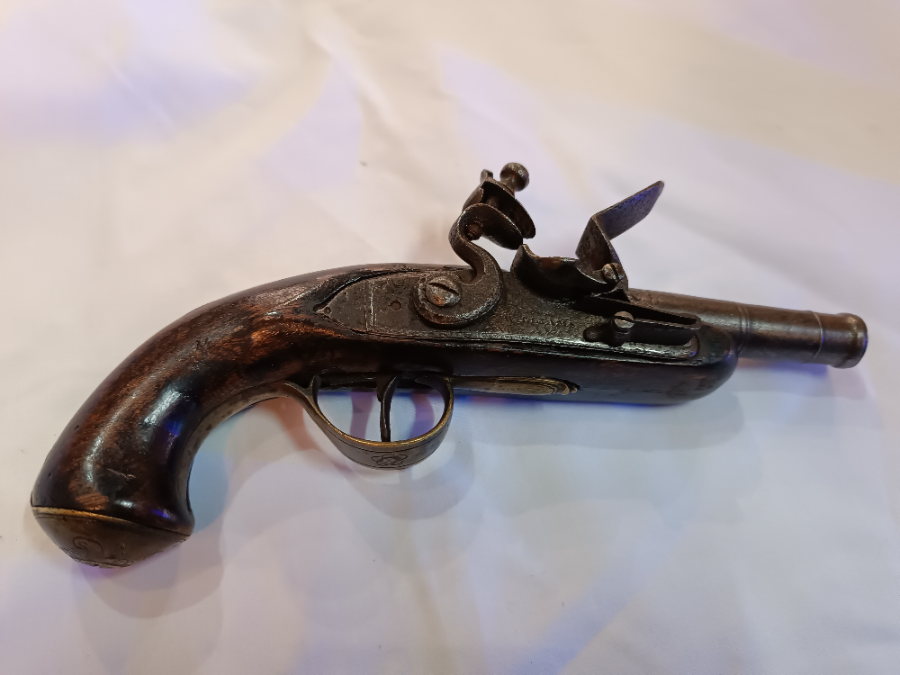 Discover our antique flintlock pistol by the renowned Williams family from 18th century London. Explore its unique cannon barrel design. Buy now and own a piece of history!