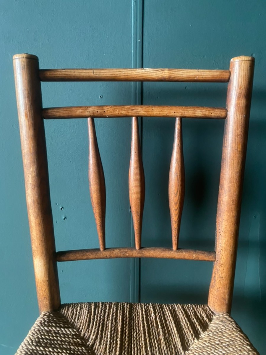 Early 19th Century Antique Elm & Ash Rush Seat Chair Country Style Spindle Back