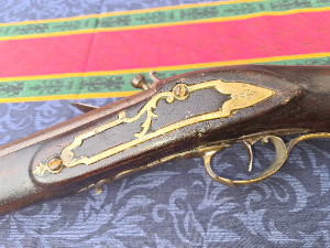 Discover our authentic 19th-century Flintlock Musketoon with a 14.5 barrel. Features a French style lock on walnut stock. See its condition report and buy now!