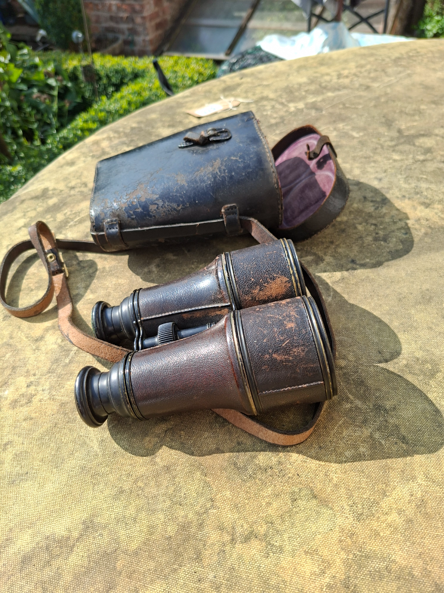 Discover our range of Early 20th century French styled binoculars in good condition. Ensure crystal clear views with these timeless pieces. Shop now!