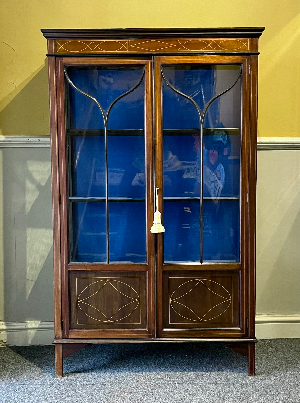 Elegant Sheraton Style Antique Inlayed Edwardian Glazed Display Cabinet With Key