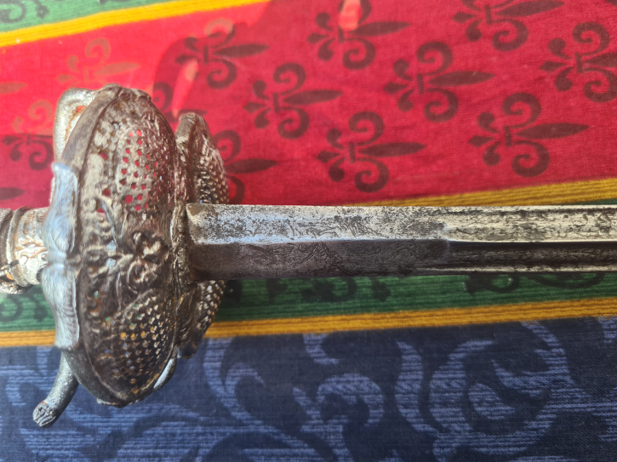 Discover our 1640-50 English Civil War Rapier, intricately designed with a double pierced shell guard. In excellent shape & rewired. Shop now!