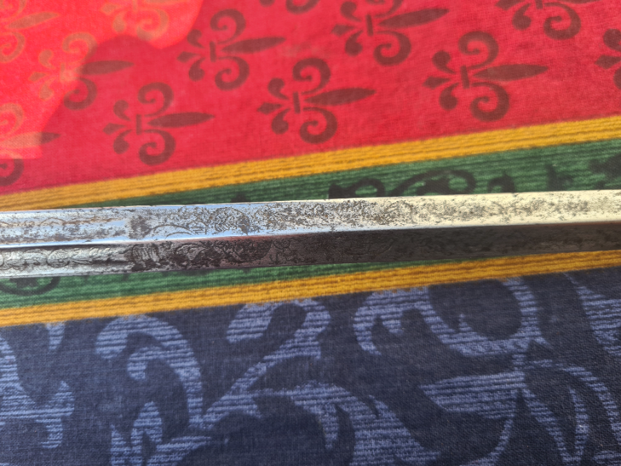 Discover our 1640-50 English Civil War Rapier, intricately designed with a double pierced shell guard. In excellent shape & rewired. Shop now!