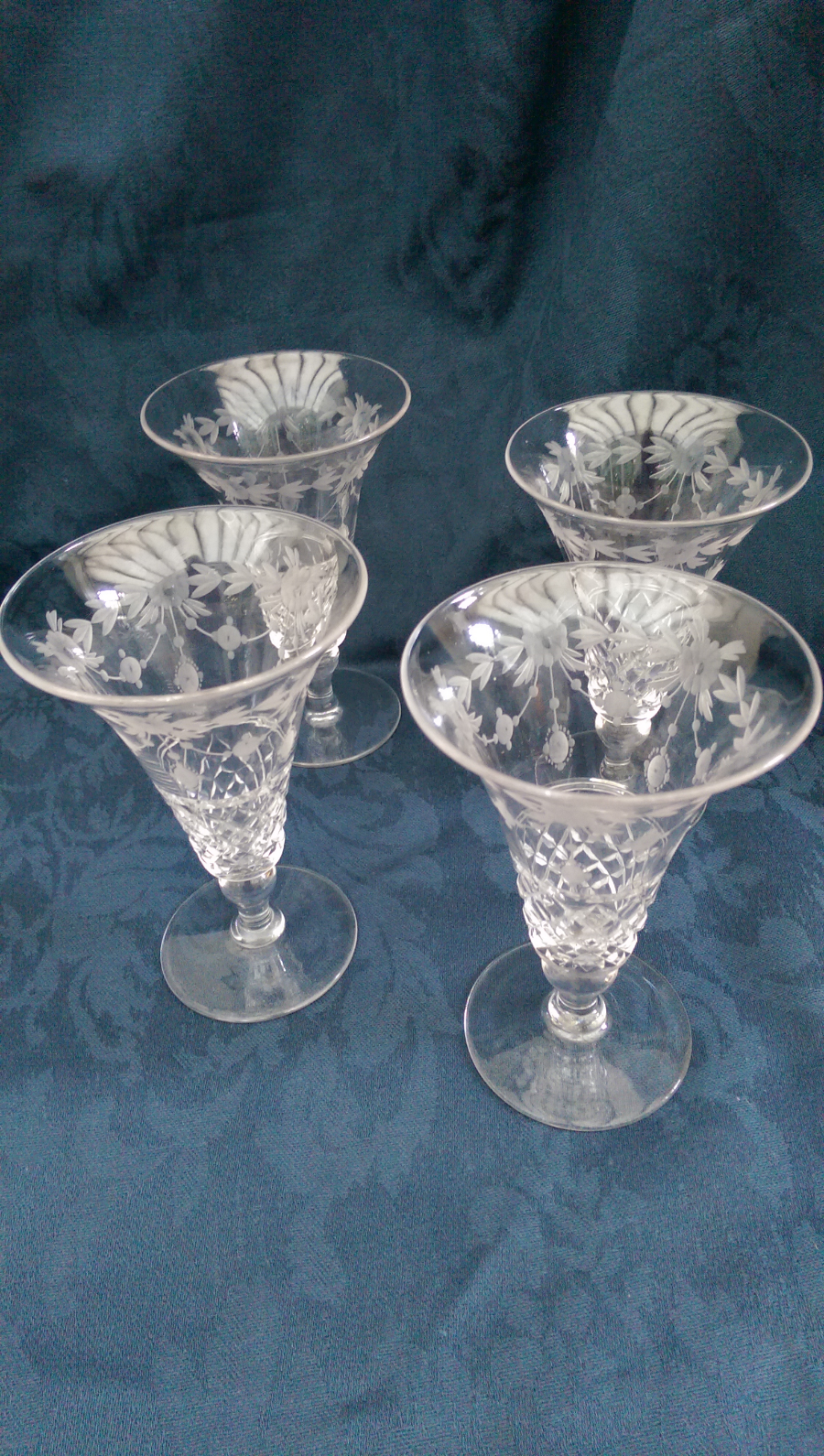 Discover our set of four quality Edwardian Glasses - perfect for any drink. Shop now and enjoy the exquisite ring tone denoting superior craftsmanship.
