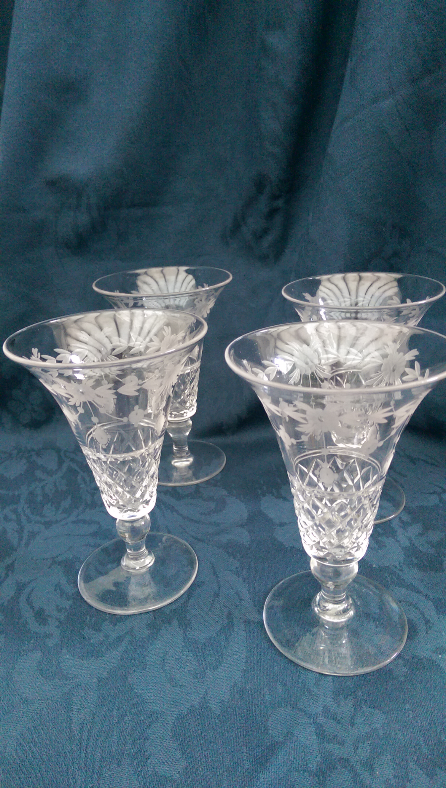 uploads/Four-Edwardian-Glasses-With-Beautiful-Engraved-Design-211965edeefa4901eaws.jpg