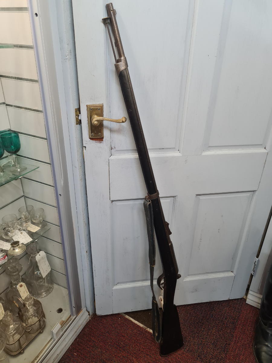 Discover our selection of French 1866 Naval Chasspot MLE rifles. Explore the used yet sturdy condition, made by Ponts of London. Shop now and enrich your collection!