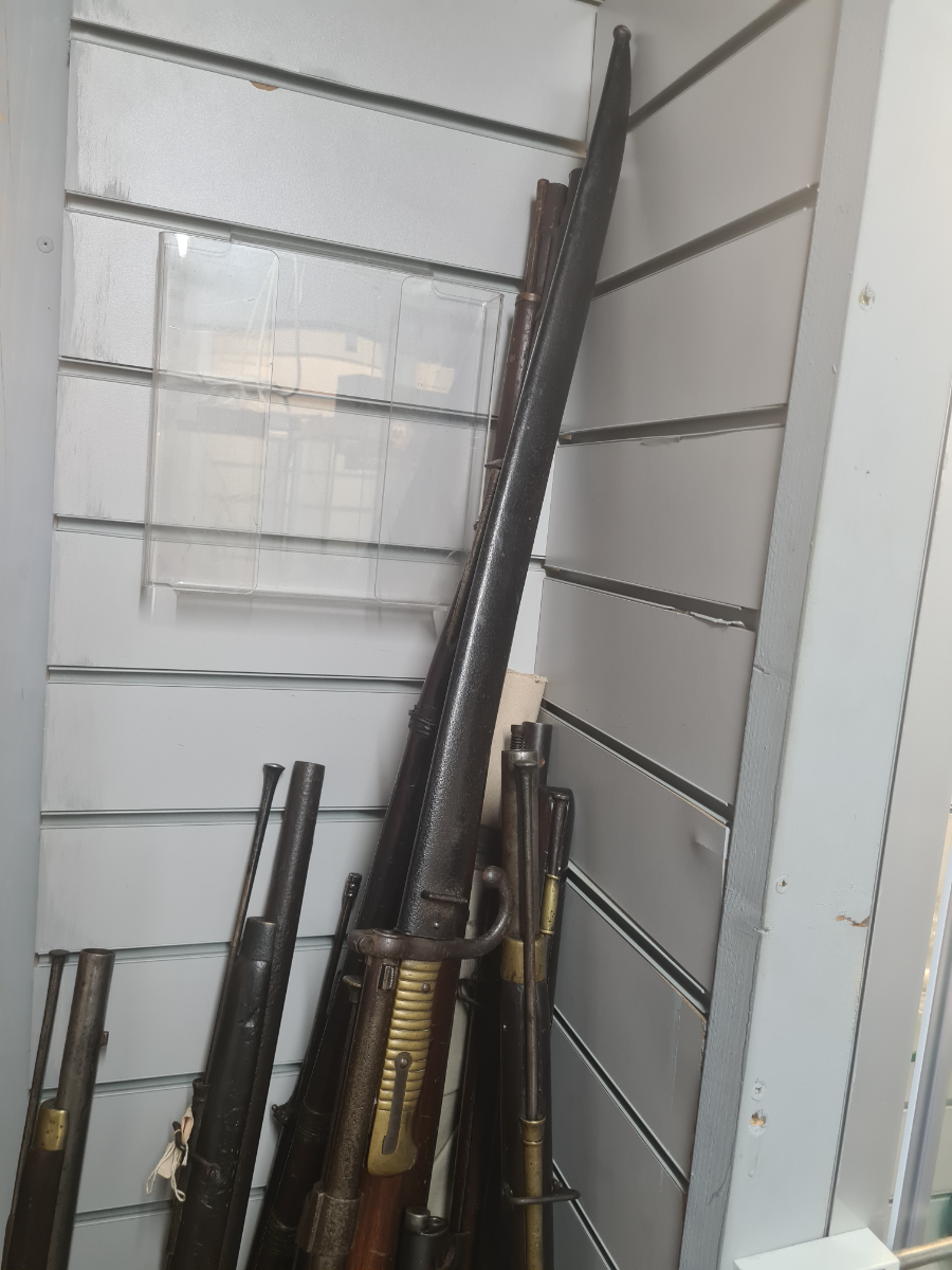Discover our selection of French 1866 Naval Chasspot MLE rifles. Explore the used yet sturdy condition, made by Ponts of London. Shop now and enrich your collection!