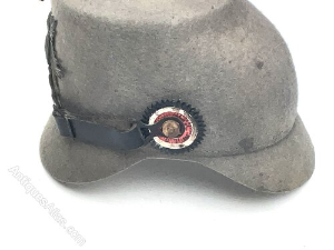 EARLY WAR helmet of the German Cavalary, conditions very good small to medium in size, offering free delivery Worldwide reference LC3. Tel: +44 7505 165 843 We accept online payments for all our items listed: Bank transfer cash on collection personal cheques or if wishing over the phone using your debit or credit cards, also doing layby payments plan, or email giving your address details & contact number and we shall send you your items invoice to make payment with your card. Send your request to - john.strong2@gmail.com