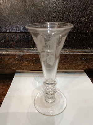 Explore our collection of 18th century Georgian ale glasses, engraved with exquisite hops and barley designs. Shop now to add a historical touch to your home bar.