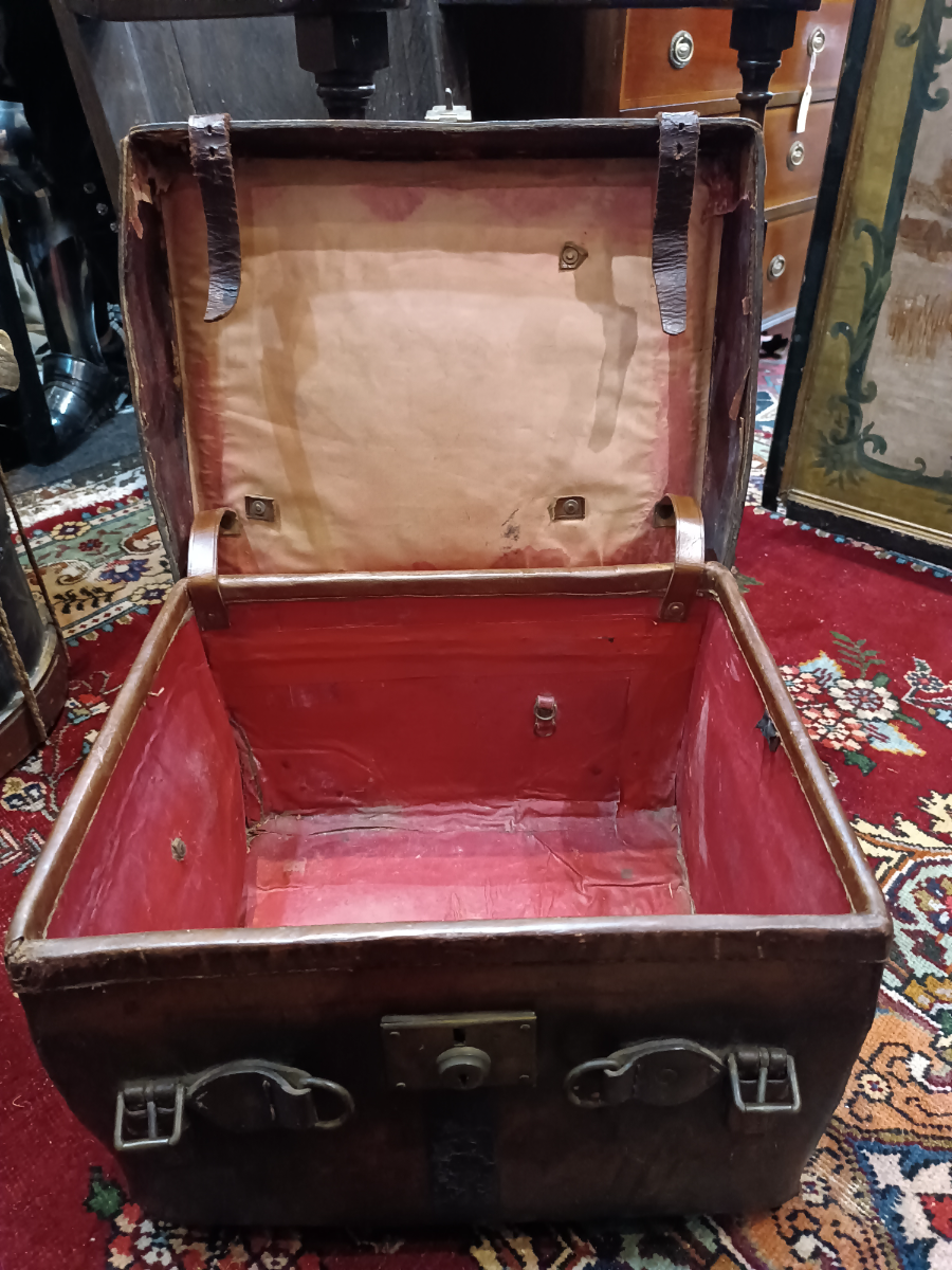 Discover the intriguing antique travelling case belonging to HRH The Duke of Connaught, Queen Victoria's youngest son. Explore its unique specifications and don't miss this piece of royal history!
