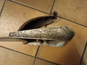 Discover the history & artistry of the 18th-19th century Hooded Punch-Dagger from South India. Dive into its specifications and order your Katar today!