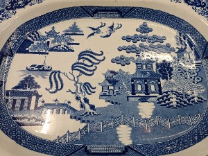 Discover our late 18th-century transfer printed antique blue willow pattern, featuring crazing and an impressed crown mark. Expertly crafted in England, and in excellent condition. Shop now!