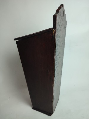 Discover our collection of early 19th century candle boxes! With a height of 16 inches and a width of 6 inches, they're in great condition. Shop now!