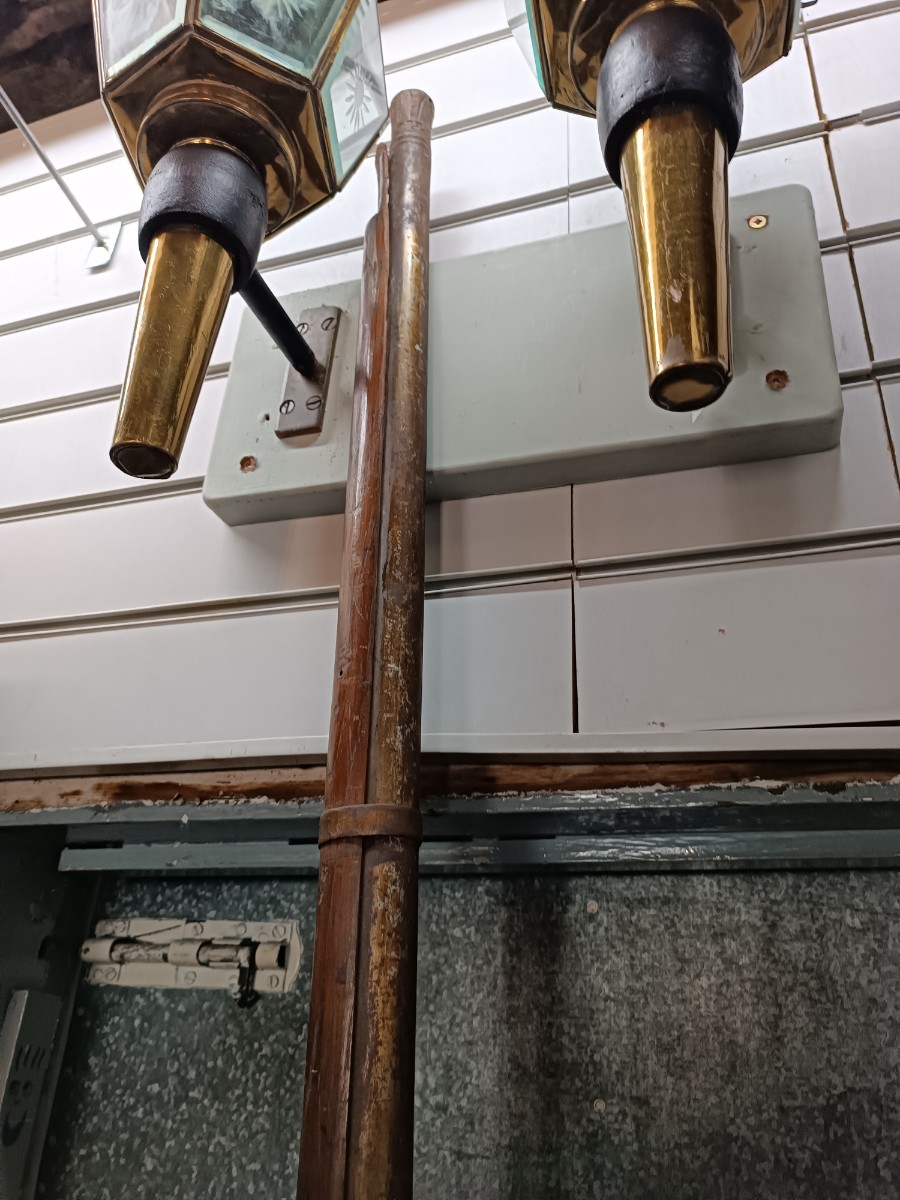 Explore our collection of prestigious Indian matchlock rampart guns. Authentic, 8ft pieces from Jaipur armouries. Buy now for a piece of history!