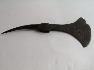 Explore our collection of unique 18th century Scandinavian and Italian boarding axes. Delve into history with this 29cm long treasure. Shop now!