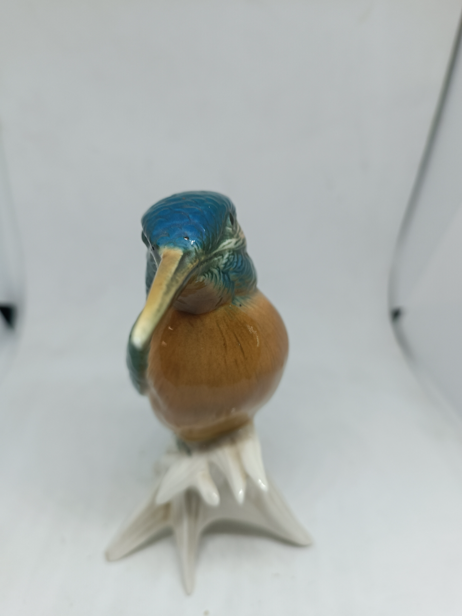 Discover exquisite German porcelain by Karl Ens, famed for their high-quality creations from 1899-1990. Explore stunning pieces in prime condition. Shop now!