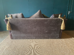 Large Antique Style Knowle Leather Settee 2 Seat Drop Arm Sofa + Kilim Cushions