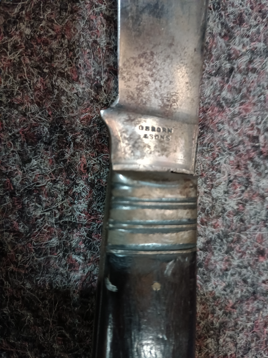 Discover our collection of 19th century novelty advertising knives from Osborne & Son. Admire their unique length of 66cm when open, 37cm when closed. Shop now!