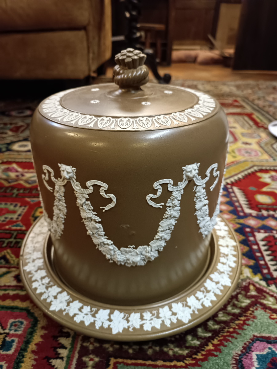 uploads/Large-Victorian-Jasperware-Cheese-Dish-Ane-Cover-216516fbb82e2d9aws.jpg