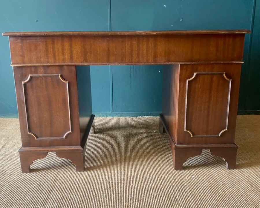 Large Vintage 19th Century Style Antique Reproduction Pedestal Desk + Keys VGC