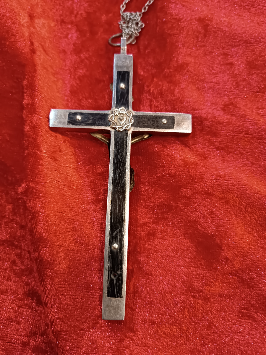 Large Vintage Crucifix Pendant With White Metal Chain 48
