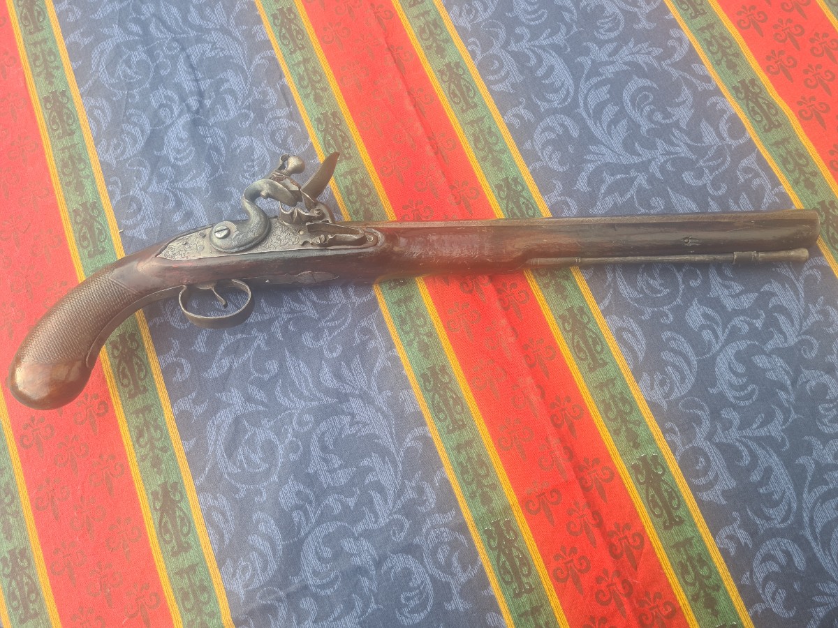 Discover our range of flintlock pistols featuring a 13 inch octagonal 32 bore barrel with engraved action. Start your collection today!