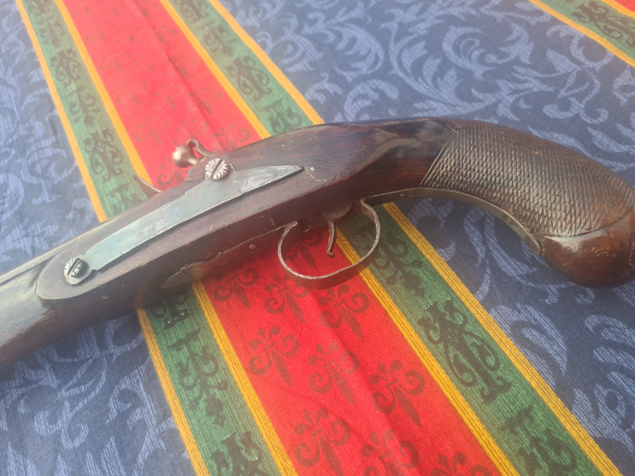 Discover our range of flintlock pistols featuring a 13 inch octagonal 32 bore barrel with engraved action. Start your collection today!