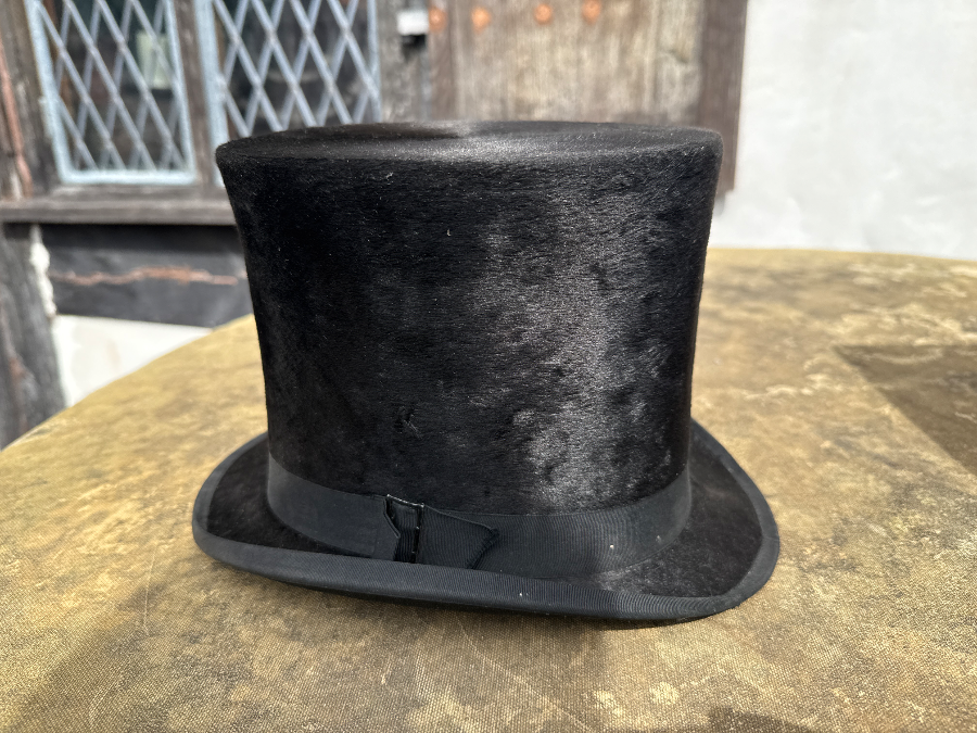 Late Victorian Gentlemans Top Hat and Box