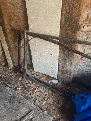 Discover our late Victorian wagonet from the 1890s! Enjoy a vintage ride with its good condition, rubber tires and brakes. Explore now and step back in time!