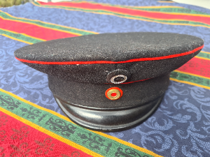 Discover our M1910 German Visor Cap from the Pioneer Reserve or Motorised Regiment. Authentic and historical, shop now for this unique collector's item.