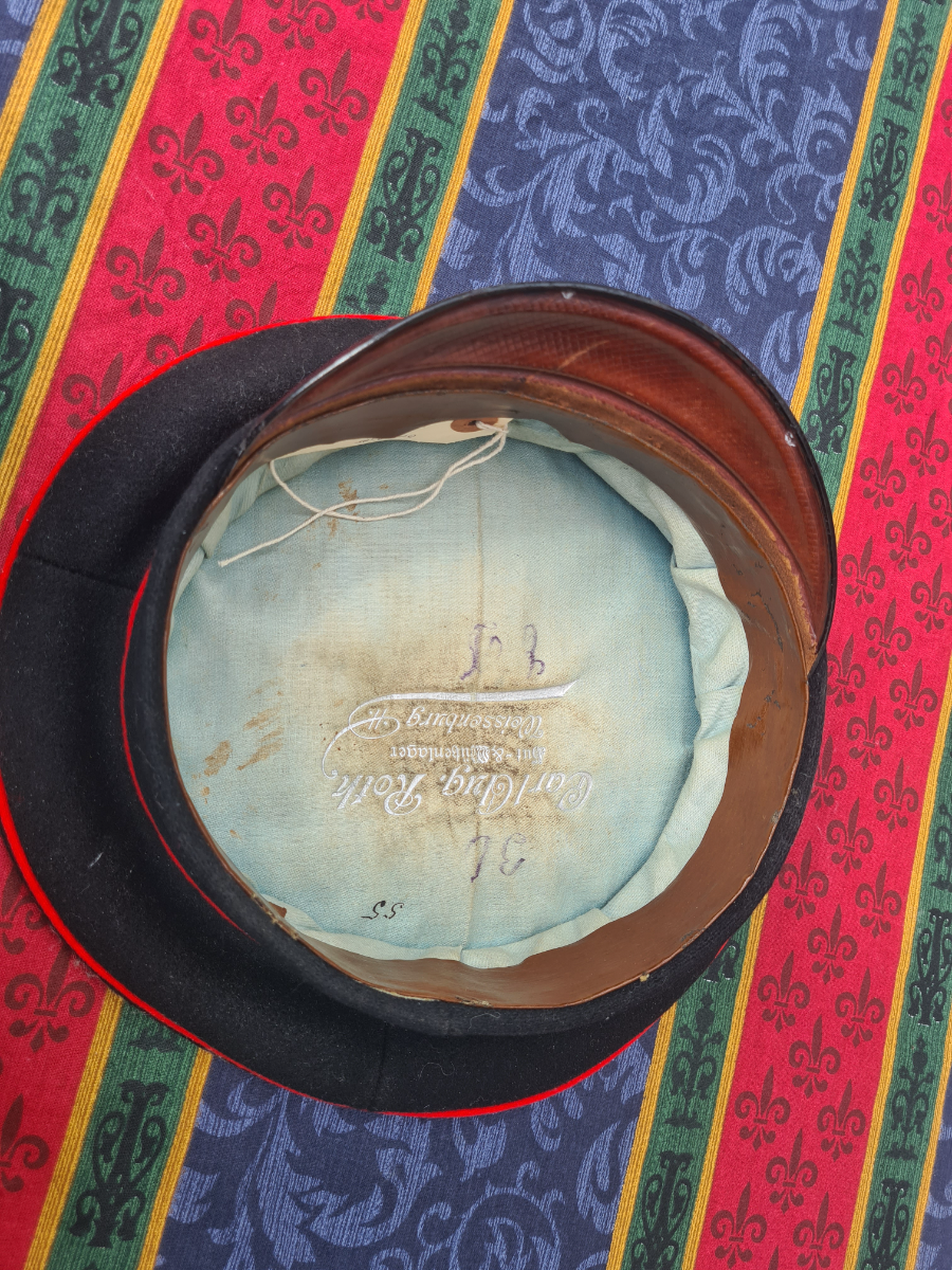 Discover our M1910 German Visor Cap from the Pioneer Reserve or Motorised Regiment. Authentic and historical, shop now for this unique collector's item.