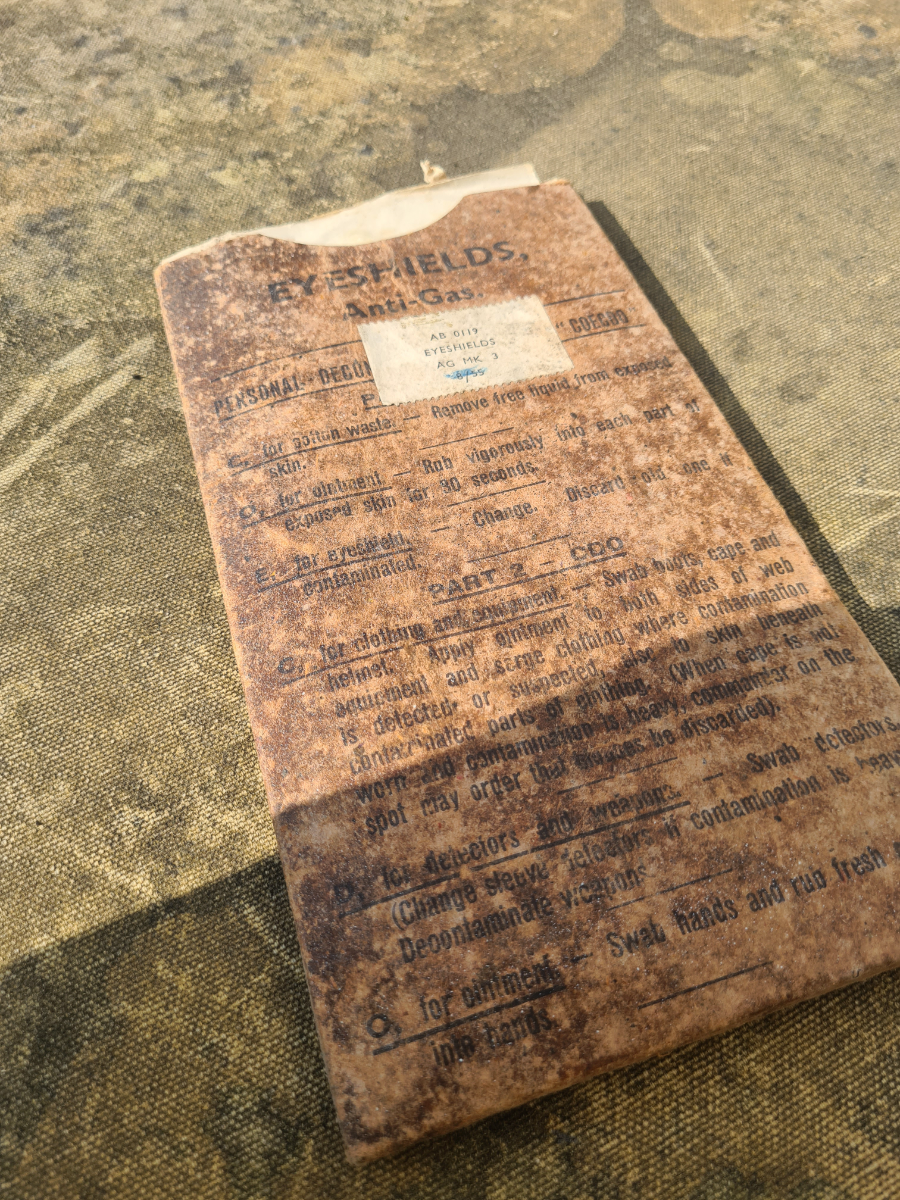 Discover our collection of authentic WWII MK3 anti gas goggles, still in original packaging! Act now to own a unique piece of history. Shop today!