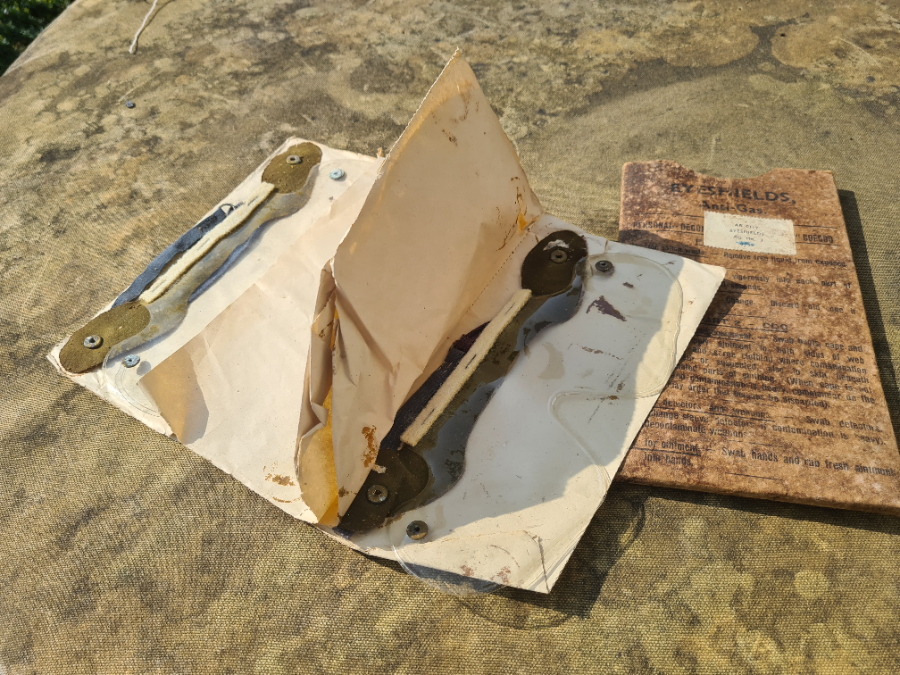 Discover our collection of authentic WWII MK3 anti gas goggles, still in original packaging! Act now to own a unique piece of history. Shop today!