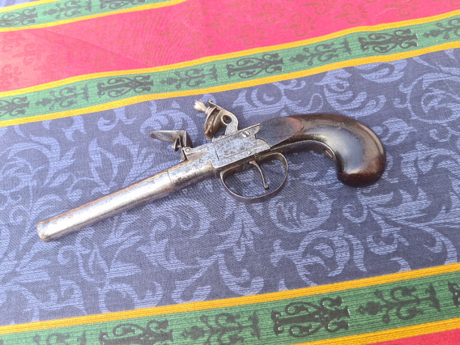 uploads/Mid-18th-Century-Flintlock-Muff-Pistol-216718f350415caaws.jpg