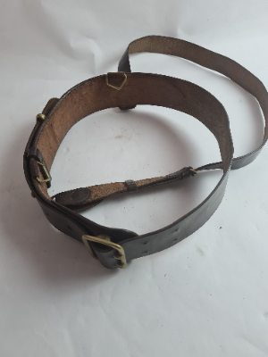 Browse our collection of mid 20th century Sam Browne belts in good condition. Make your outfit stand out. Order now & enhance your style!