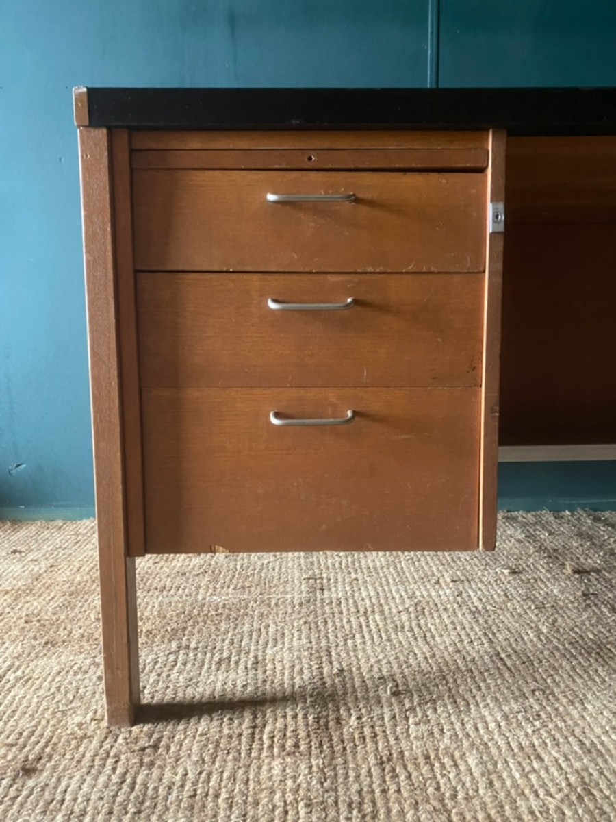 Mid 20th Century Vintage Office Study Work Computer Desk Filing Storage Drawers