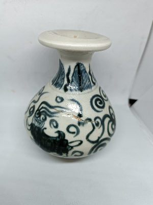 Ming Dynasty Blue And White Vase